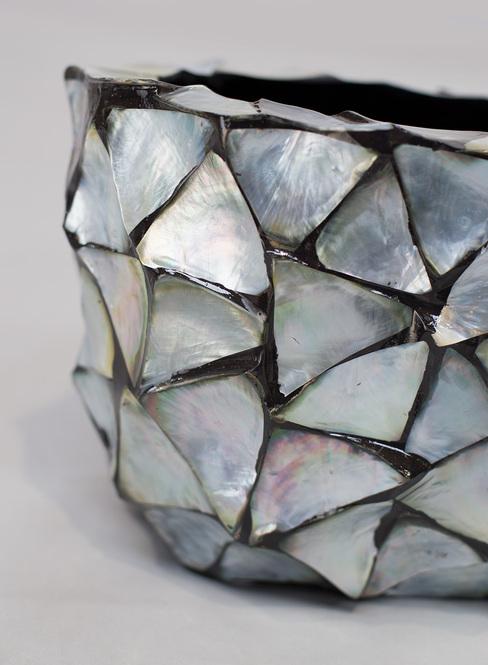 Vaso da tavola in conchiglia, 60x15/18 cm, madreperla argento-blu L: 60 B: 15 H: 18 | madreperla argento-blu